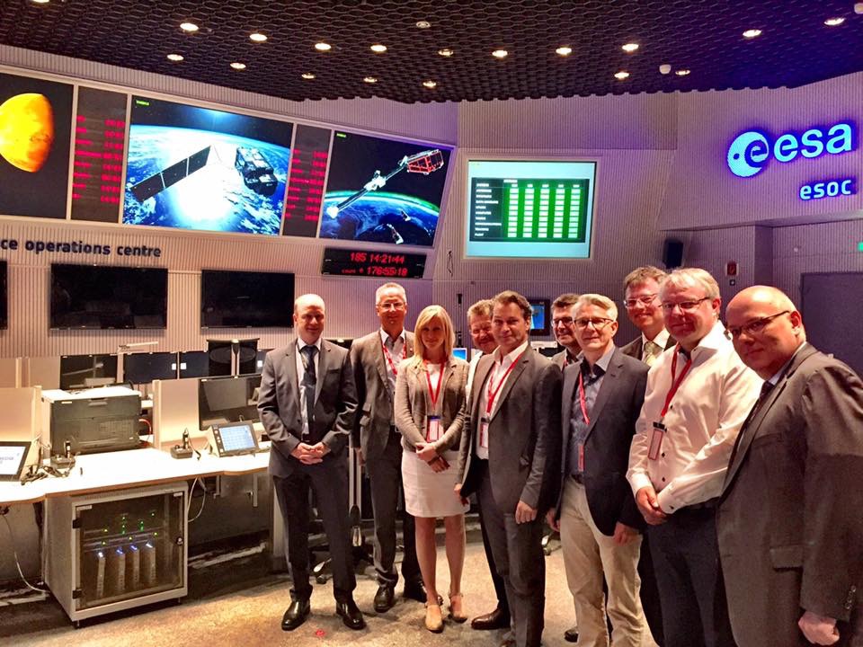 Besuch im ESOC in Darmstadt Besuch im ESOC in Darmstadt